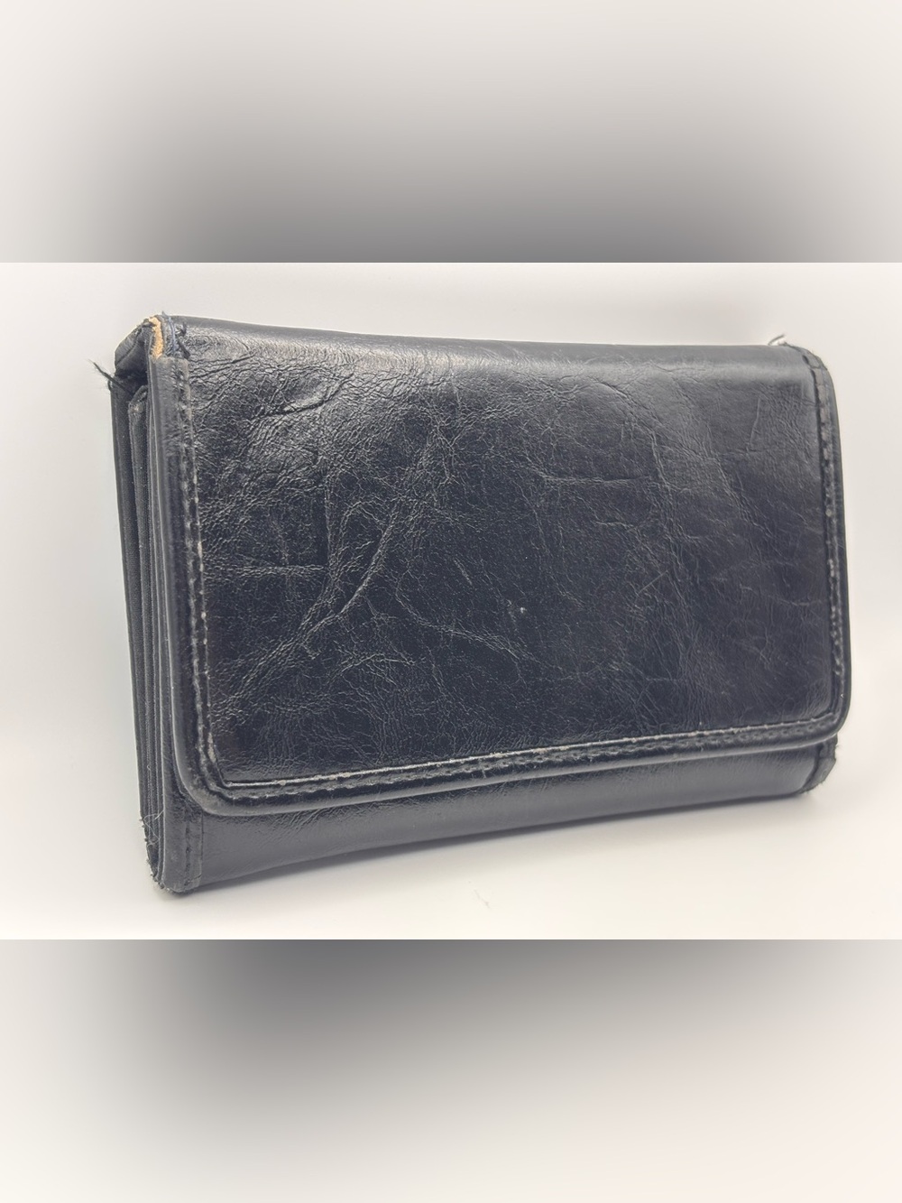 Vintage Black Textured Leather Tri-Fold Wallet with Cash and Coin Compartments